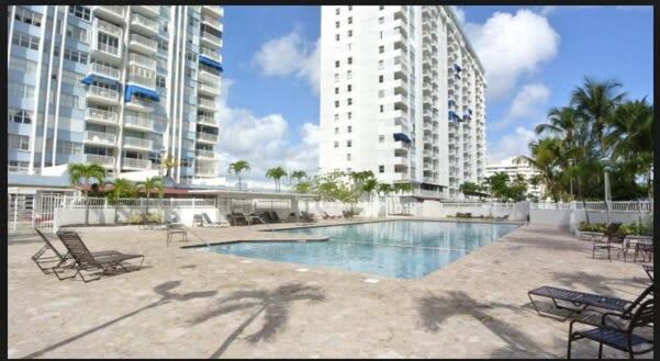 2Br Gem Ocean Front Building Isla Verde Beach Сан-Хуан Экстерьер фото